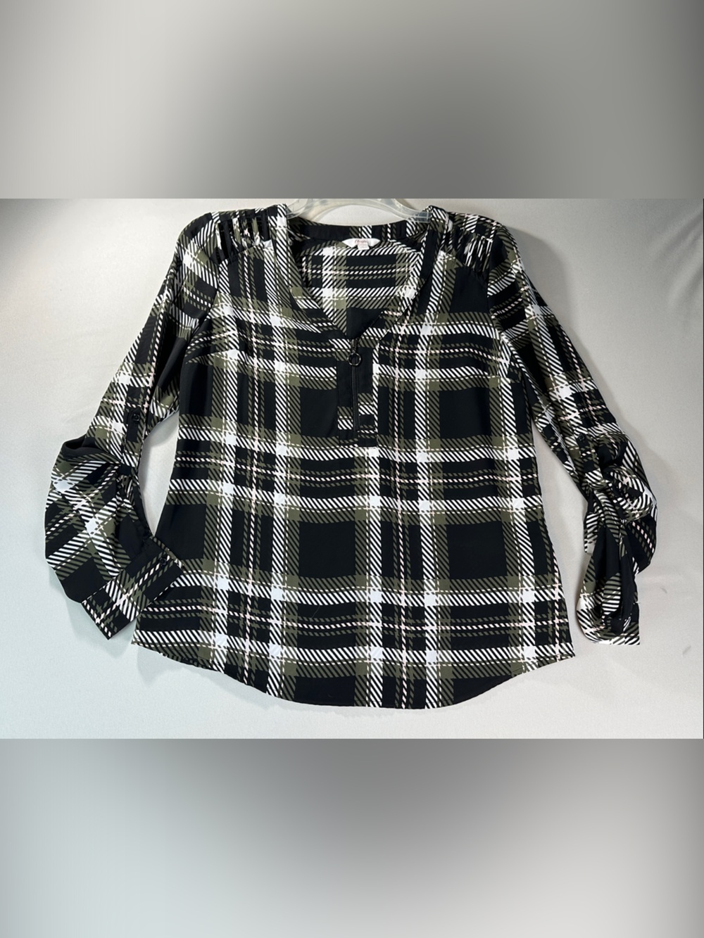 Candie's Blouse Medium V-neck Black White Plaid Top Shirt quarter zip